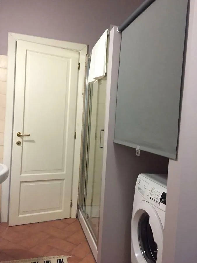 Cosy Apartment 2 Minutes From Duomo Milán 0*,  Italia