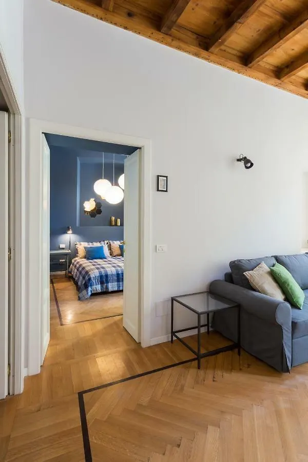 Cosy Apartment 2 Minutes From Duomo Milán Italia