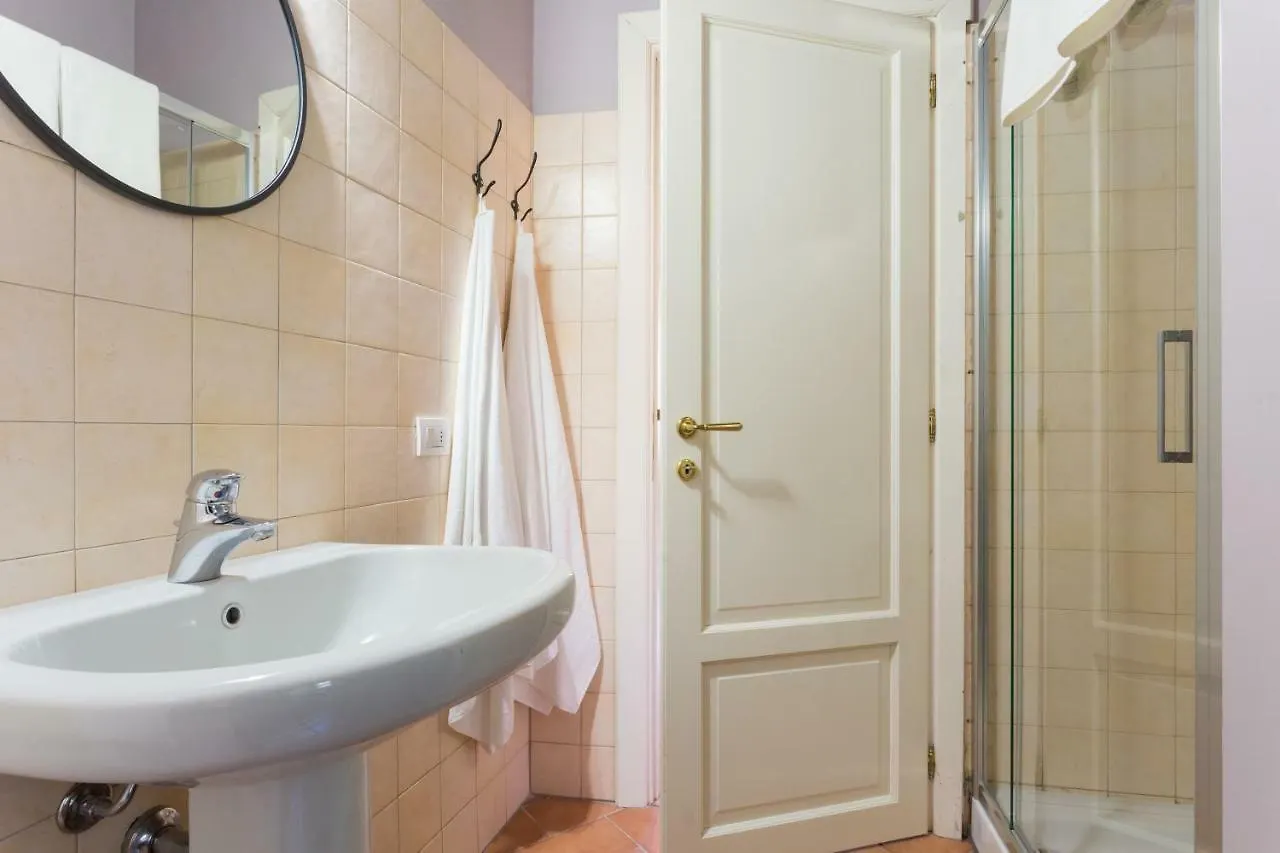 Cosy Apartment 2 Minutes From Duomo Milán