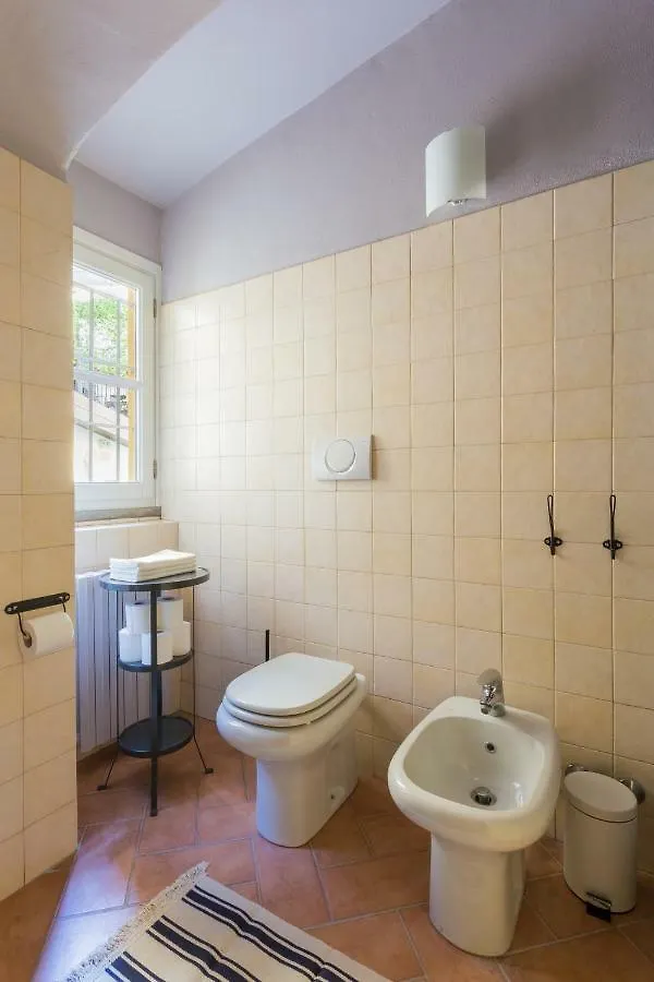 Cosy Apartment 2 Minutes From Duomo Milán
