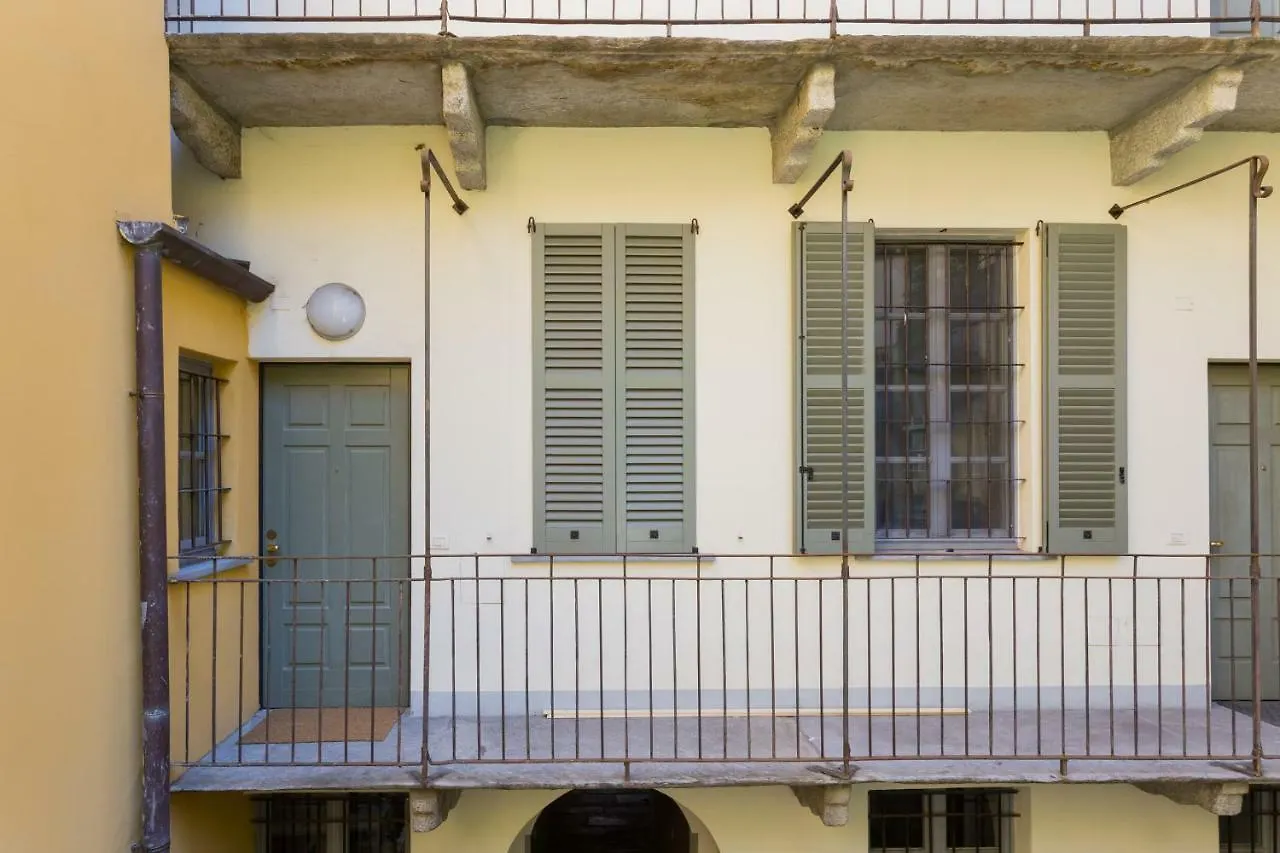 Cosy Apartment 2 Minutes From Duomo Milan Italy