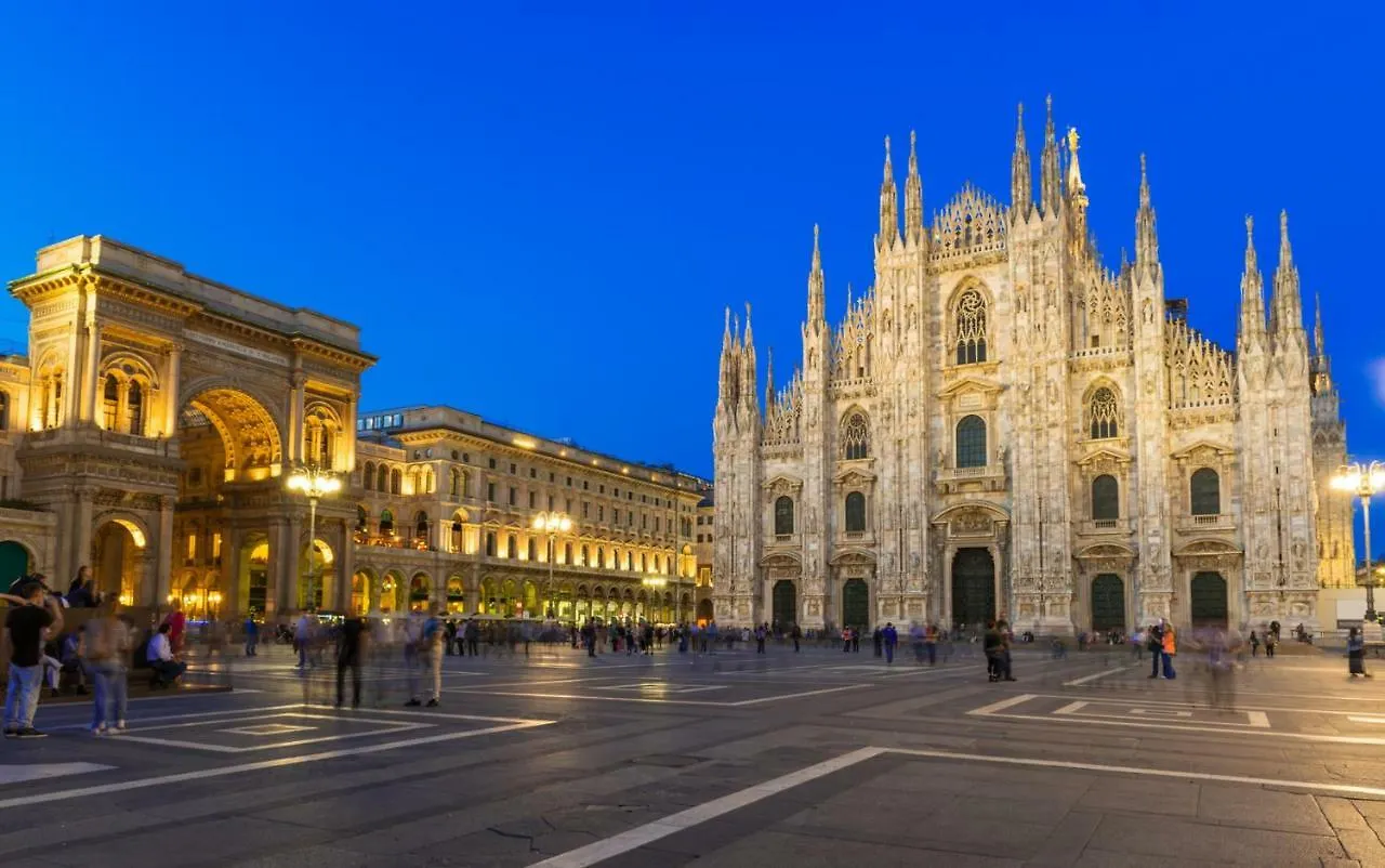 Cosy Apartment 2 Minutes From Duomo Milan 0*,