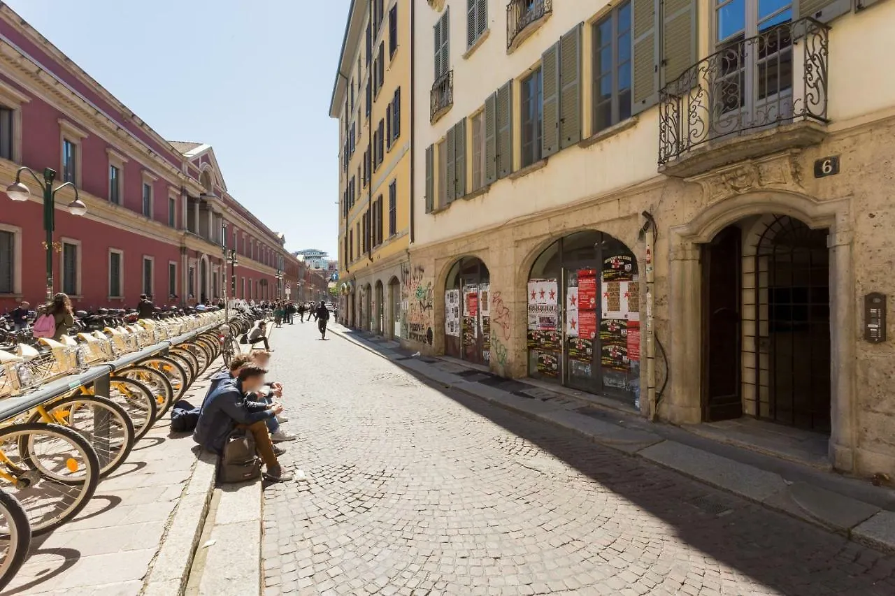 Cosy Apartment 2 Minutes From Duomo Mailand